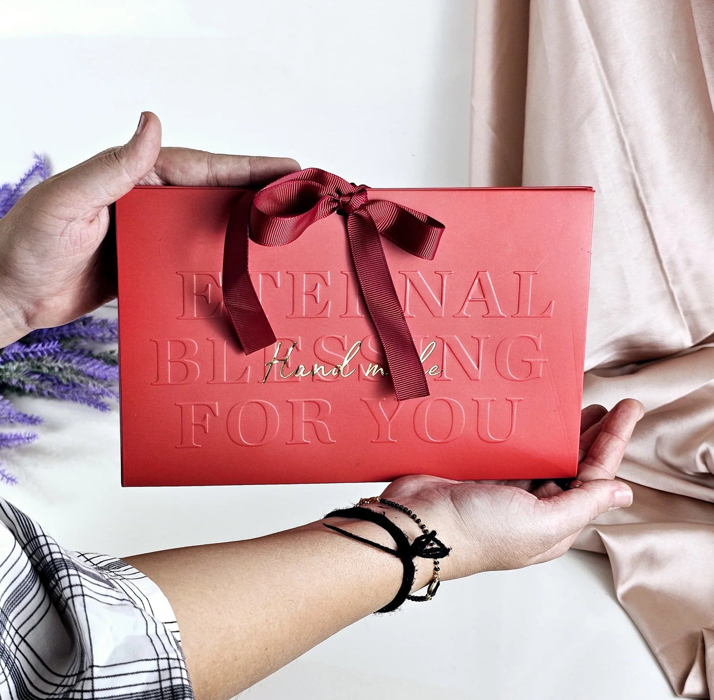 Folding Paper Box With Ribbon (Red)