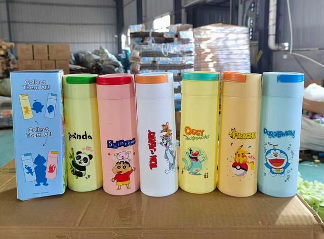 Cute Cartoon Kids Water Bottle – 400ml School Bottle with Handle (Single Piece)